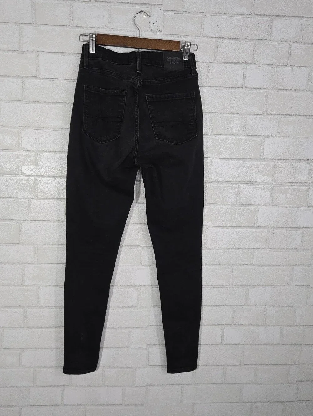Denizen from Levi's ultra high-rise super skinny jeans